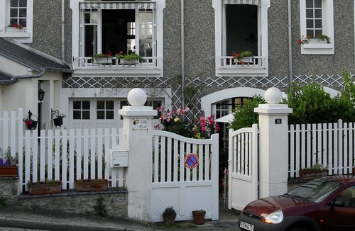 Port-en-Bessin-Huppain House | Villa Rosa, between port and golf