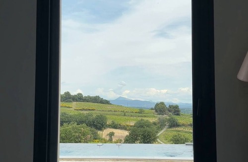 Rasteau Villa | Villa with Infinity Pool and Stunning Views in Provence