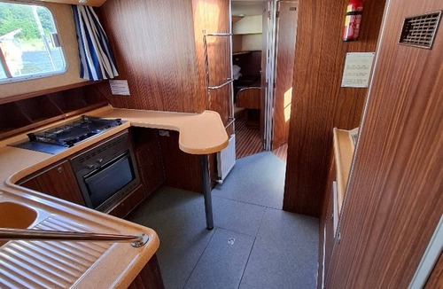 Chenille-Change Boat Rental | Vintage stay on a barge in Chenillé-Champteussé, 8-10 people, large outdoor space