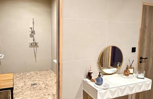 Saint-Vulbas Hotel | What Else Hotel