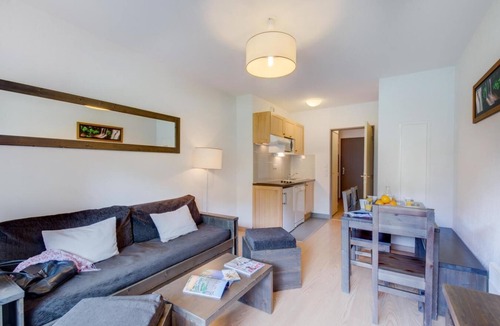 Peyragudes Apartment | Wifi, 50m from resort center, sauna, jacuzzi, hammam, terrace, balcony, parking, tv, ski locker