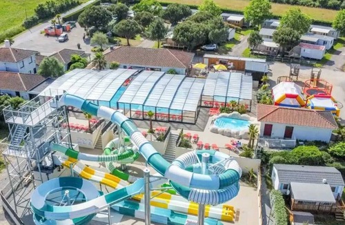 Tharon-Plage House | ZEcamping animé parc aquatique chiens acceptés locatif TV LV 6 pers