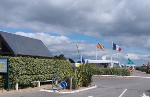 Quineville House | ZEcamping 3 étoiles restaurant et aire de jeux proche océan