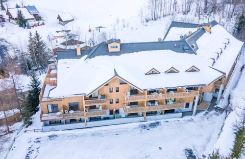 Les Bottieres Apartment | ZEcamping 3* piscine couverte dog friendly locatif TV 24m2 2 pers