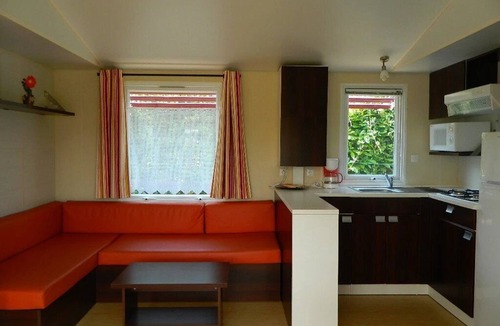 Challans House | ZEcamping 4* familial parc aquatique animaux acceptés locatif TV BBQ