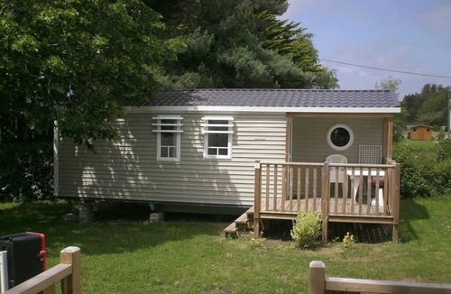 Plobannalec-Lesconil House | ZEcamping 3 étoiles 500m plage espace aquatique locatif TV BBQ 31m2