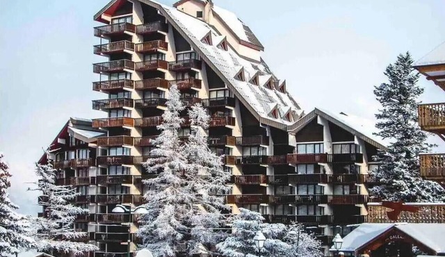 100m from resort center, 8th floor, balcony, parking, tv, ski locker, 30m², Pra Loup