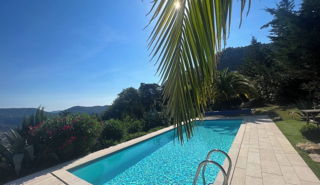 12km de Nice Villa Palmeraie & A/C Nice Pool, Terraces, Jacuzzi 100% Private