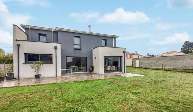 3 bedroom cozy home in Vertou