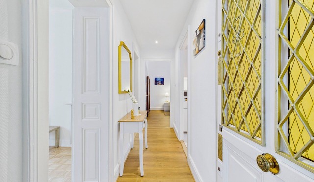 4-room apartment, Historic cachet