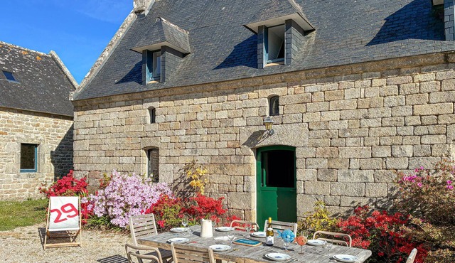 5 bedroom amazing home in Combrit - St Marine