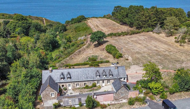 6 bedroom awesome home in Plouézec