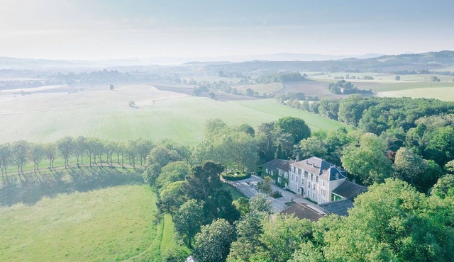 A peaceful family retreat surrounded by nature - 6-bedroom apartment