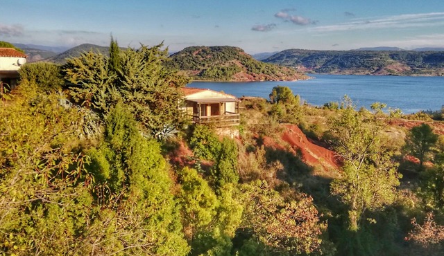 Air-Conditioned Studio TILO (22sqm) with 2 Terraces at lake Salagou