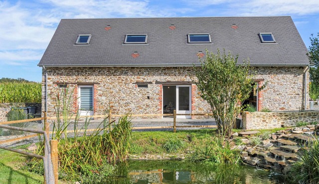 Amazing home in La Meauffe with WiFi