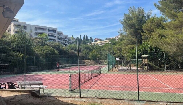 Apartment in complex with pool and tennis court
