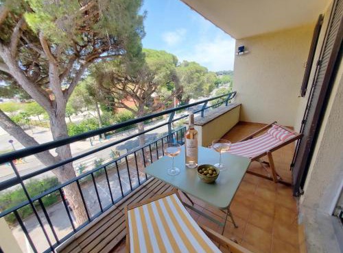 Appartement T3 mezzanine, plage des Sablettes à 300 m !