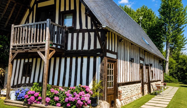 Authentic Normandy farmhouse (garden/Charme) Pays d'Auge near Deauville