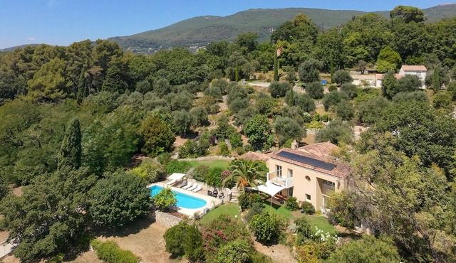 Awesome home in Châteauneuf-Grasse
