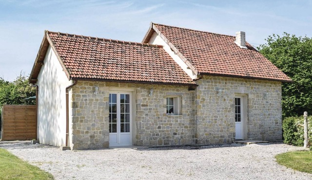 Awesome home in La Cambe with WiFi
