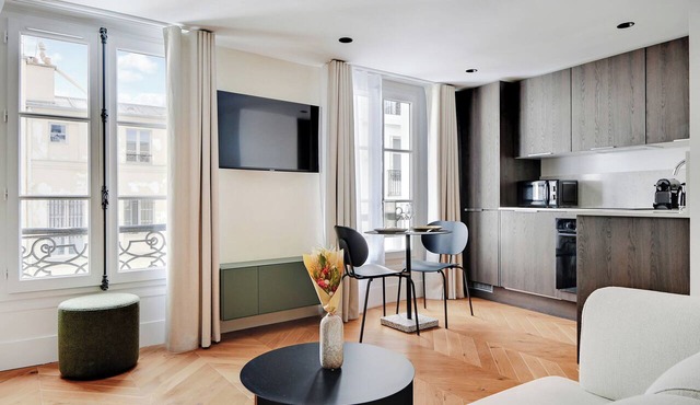 B48 Paris Haussmann