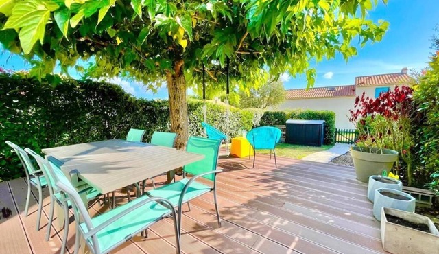Beach house with swimming pool | Private terrace