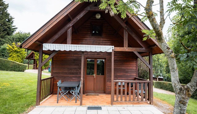 Chalet Rambault for 6 with Shared Pool, Terrace, and Wi-Fi