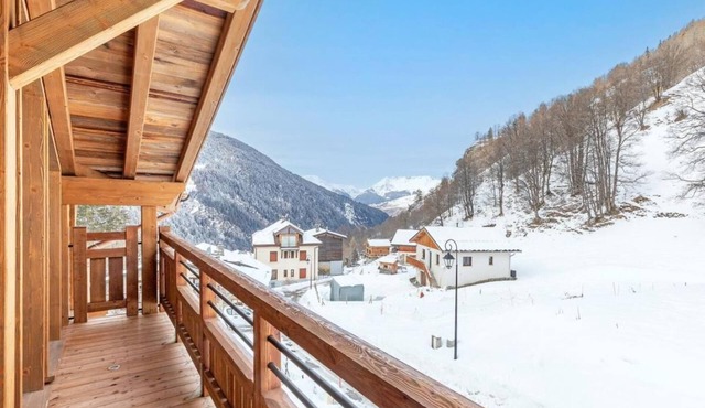 Chalet, sauna, balcony, fireplace or stove, parking, ski locker, 185m², Peisey-Vallandry