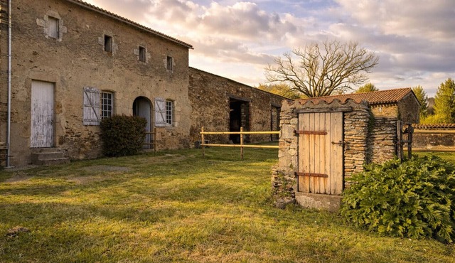 Charming holiday home for up to 8 people in Vairé