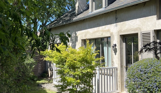 Cobbled Lanes House