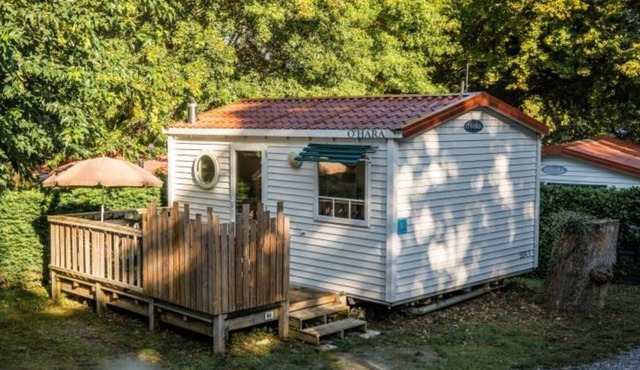 Comfortable mobile home with terrace in Espelette