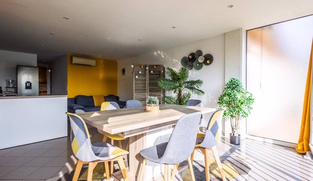 Cosy apartment 7 minutes walk from the sea!