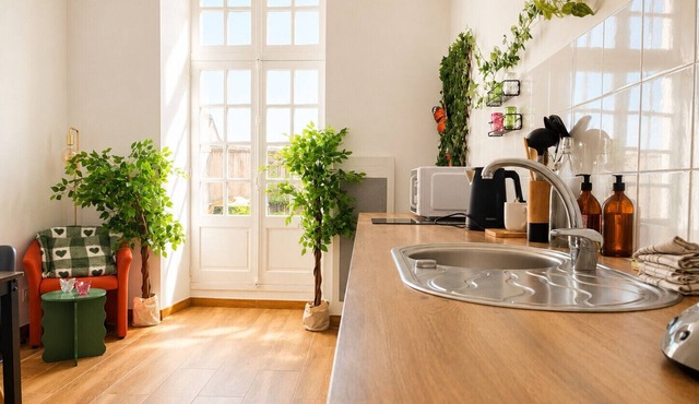 Cosy apartment in the heart of Angers historic district – Terrace & comfort – Sleeps 2