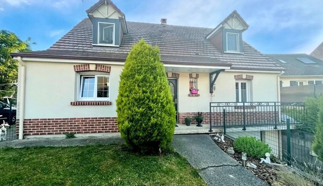 Country house with Jacuzzi and swimming pool