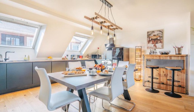 Elegant 120m2-Face cathedrale-6 pers-free Parking