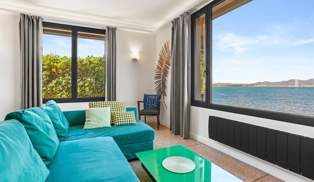 Exception Maison Beachfront Holiday Home with Private Garden and Wi-Fi