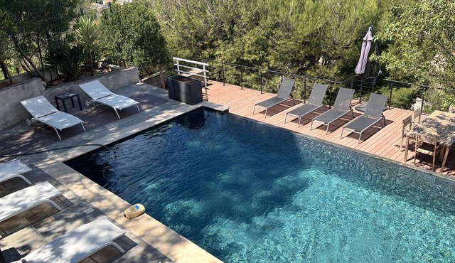 Exceptional Villa with Pool & Adjoining Apartment - Sleeps 10