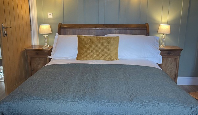 Frenes B & B