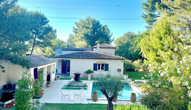 Fully equipped Provencal villa