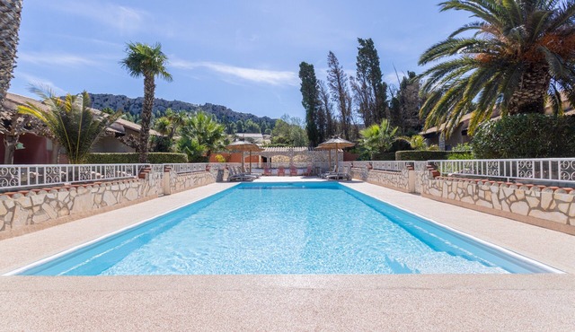 Gîte La Capelle for 7 People, with Pool