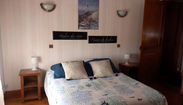 Guest Room “La Chambre d’Alice” with Shared Terrace & Garden, Wi-Fi