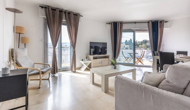 High Floor Sea View 2Br Apt with Balcony & Garage