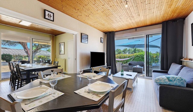Holiday Home for 12 to 14 Guests in Vendée