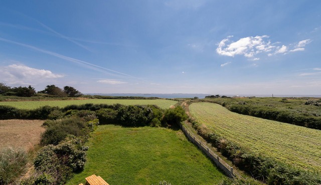 Holiday Home 'La Maison De Kerroc'h' with Sea View, Private Garden and Balcony