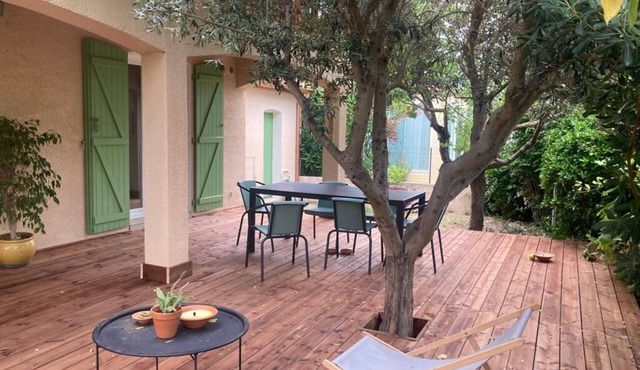 House 2 minutes from the beach