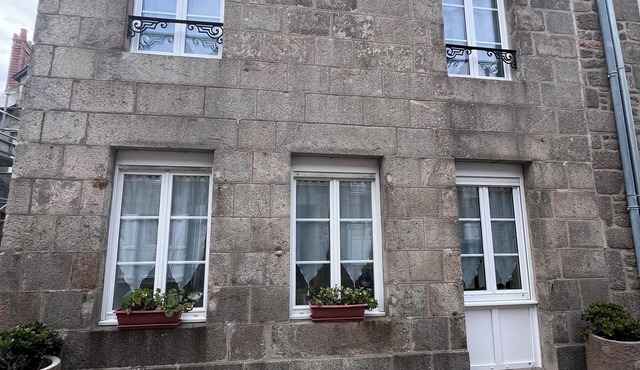 House two minutes from the beach