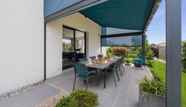 House with garden, 7 adults 1 child