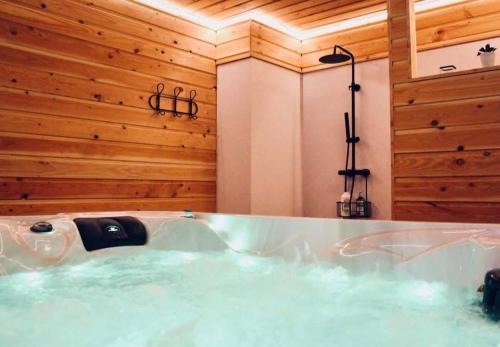 Jacuzzi privatisé en accès illimité Duplex