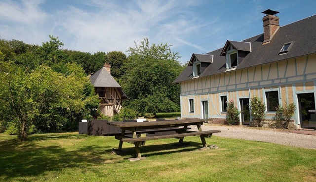 La Longère – In the Heart of a 20-Hectare Estate