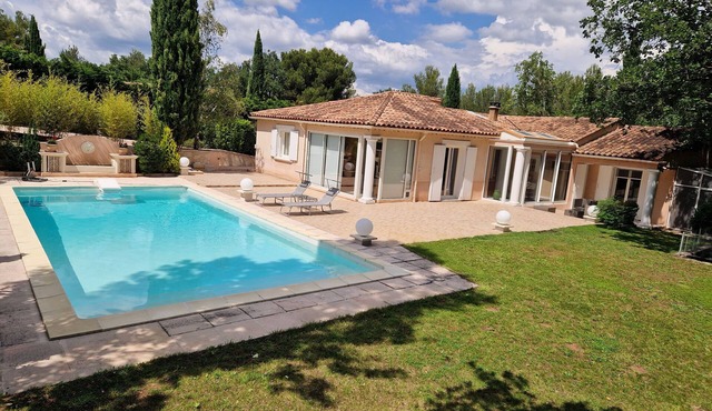La Tissonnière a peaceful and intimate cottage with garden and spa